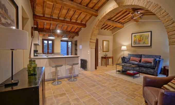 Montone Apartment | Luxury one bedroom apartment in the main Piazza of historic Montone