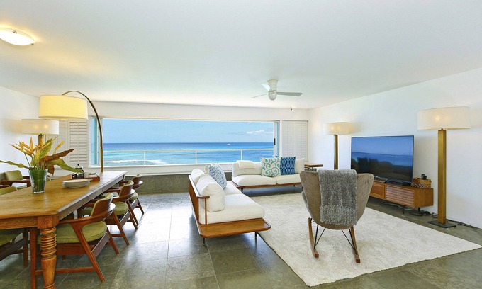 Diamond Head - Kapahulu - St. Louis Condo | Luxury panoramic Oceanfront Views on Oahu's Gold Coast! FREE Parking & Wi-Fi!