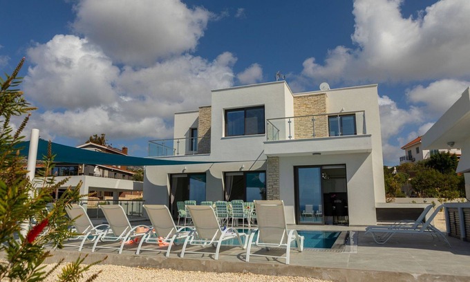 Paphos Villa | Luxury Paphos Villa | Villa Aldebaran | 5 Bedroom Villa | Private Swimming Pool.