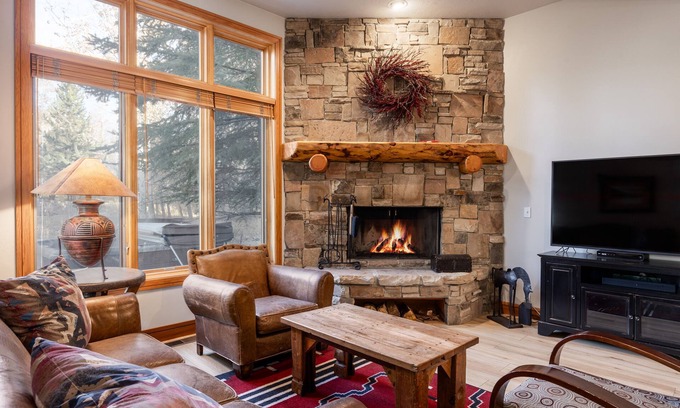Park Meadows House | Luxury Park City Escape – Townhome Close to Dining & Trails | Private Hot tub