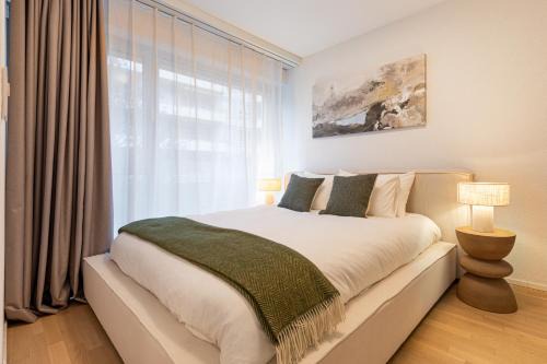 Les Eaux-Vives Apartment | Luxury Parkside Suite