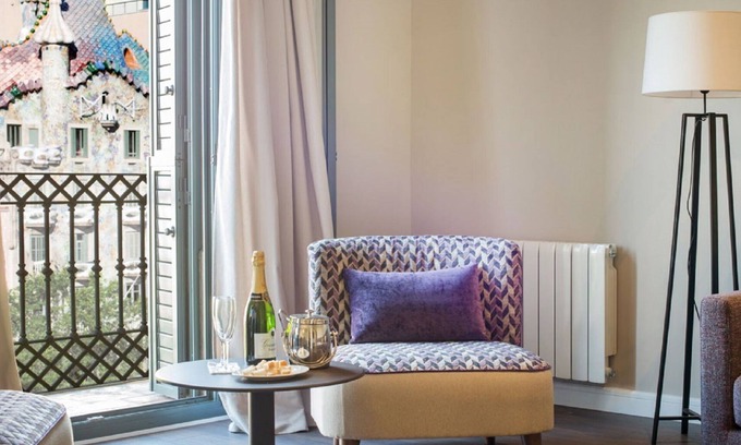 Eixample Apartment | LUXURY Paseo de Gracia Casa Batllo Barcelona center