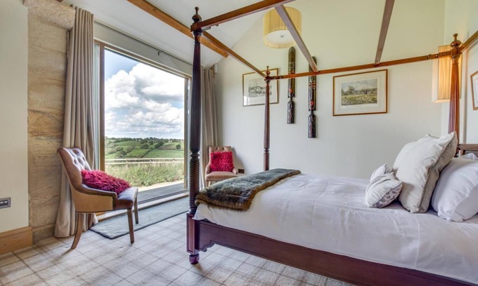 North Rigton House | Luxury Peaceful Barn Conversion Sleeps 4 Amazing Views Harrogate 5* COW SHED