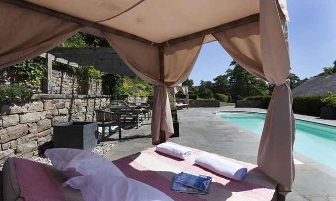 Fenny Bentley Cottage | Luxury Peak District Cottage in 5 acres, Private Pool, 2 miles from Ashbourne