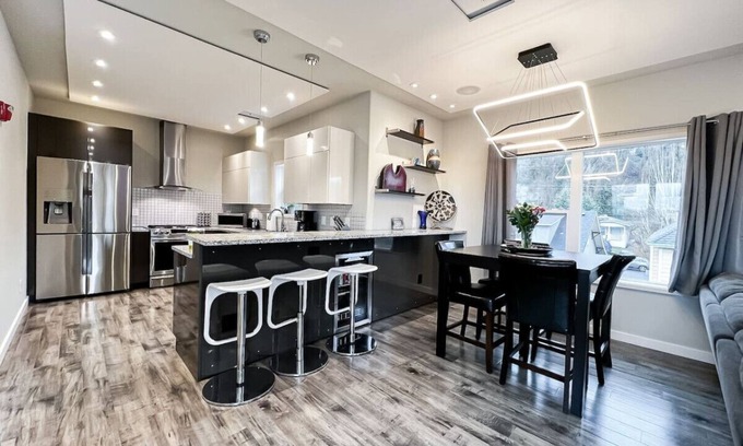 Lair Hill Condo | Luxury Penthouse: City, Mountain & River Views