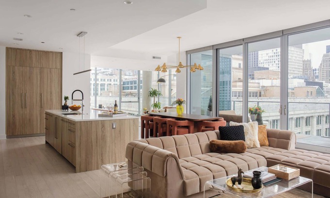 Downtown Chicago Apartment | Luxury Penthouse: Iconic Views + Exclusive Comfort