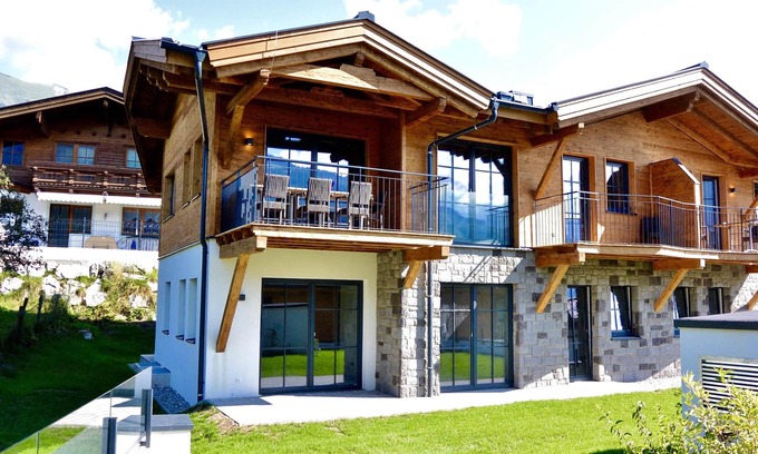 Walchen Apartment | Luxury penthouse in Piesendorf with wellness