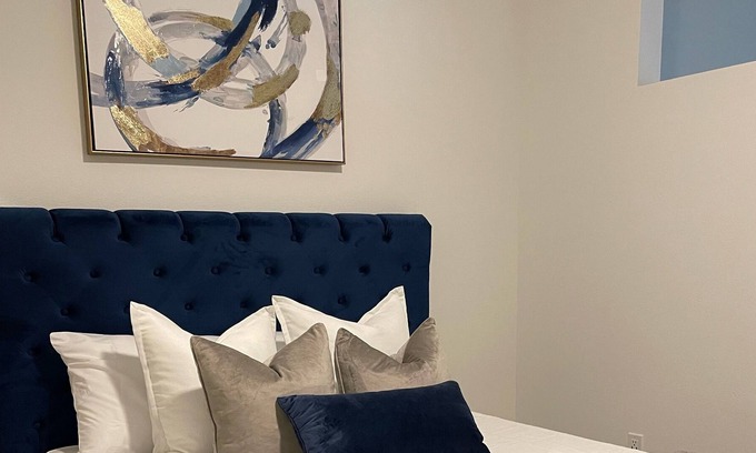 Baymeadows Condo | Luxury Pet Friendly Studio w/ Pool & Gym - Sleeps 3