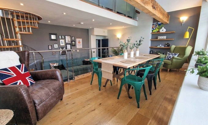 Manchester City Centre Apartment | Luxury Piccadilly Duplex Flat by City SuperHost
