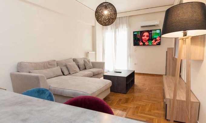 Pasalimani Apartment | Luxury Pireas Stay New 2BR Urban Escape