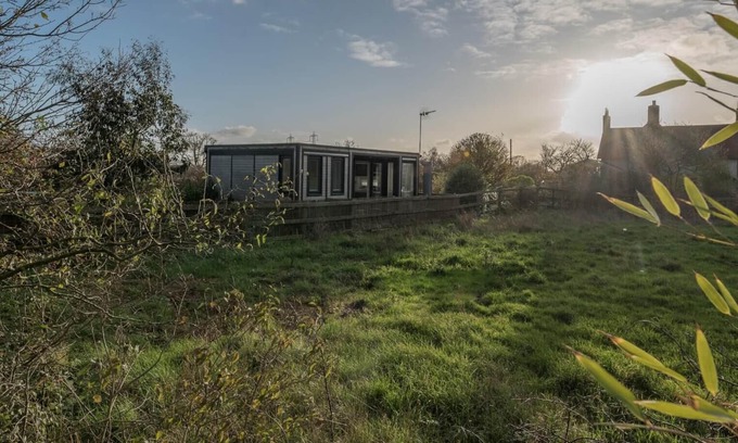 Woodbridge Cabin | Luxury Pod - Meadow View