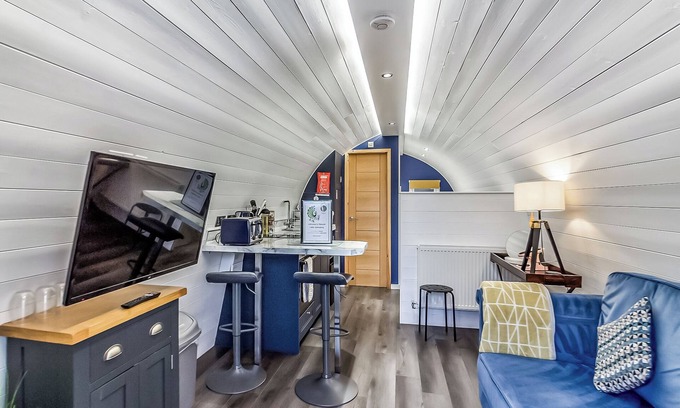 Gunthorpe Cottage | Luxury pod, perfect for two people seeking a romantic and relaxing break.