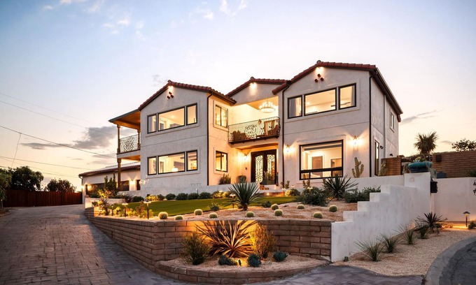 Roseville - Fleet Ridge House | Luxury Point Loma Retreat, Pool, Spa, Views