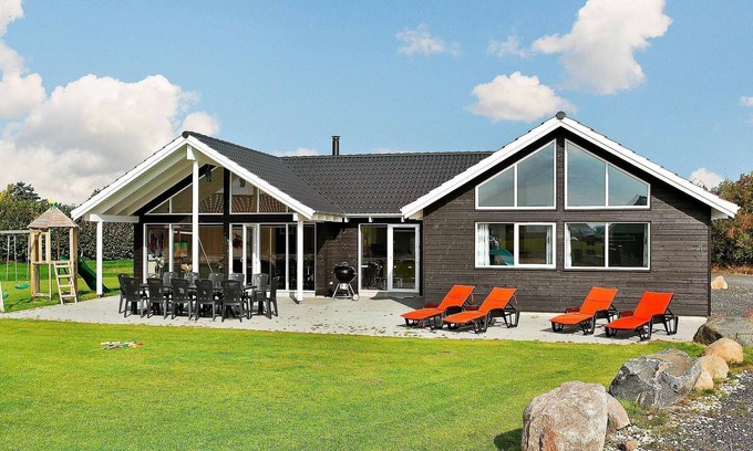 Skastrup House | Luxury Pool Villa by Sea - By Traum Ferienwohnungen