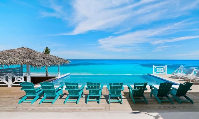 Farmer's Hill Villa | Luxury Private Beachfront Villa w/Infinity Pool in The Bahamas for 14 people