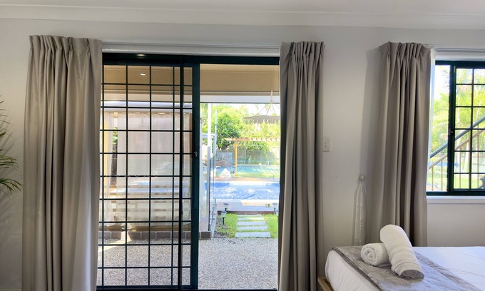 Westlake House | Luxury private room staying in Westlake QLD 4074
