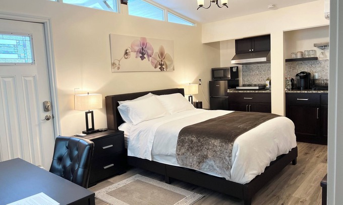 Northwest Bellevue Apartment | Luxury private suite in downtown Bellevue, free parking