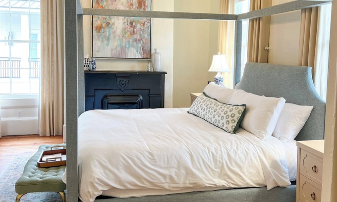 Athens Hotel | Luxury Private Suite in Boutique Historic Inn The Athenian- Downtown Location