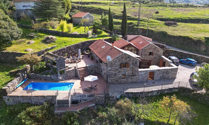 Covelo Villa | Luxury Private Villa + Pool in Quiet Rural Valley - 20% Discount week 23rd Aug