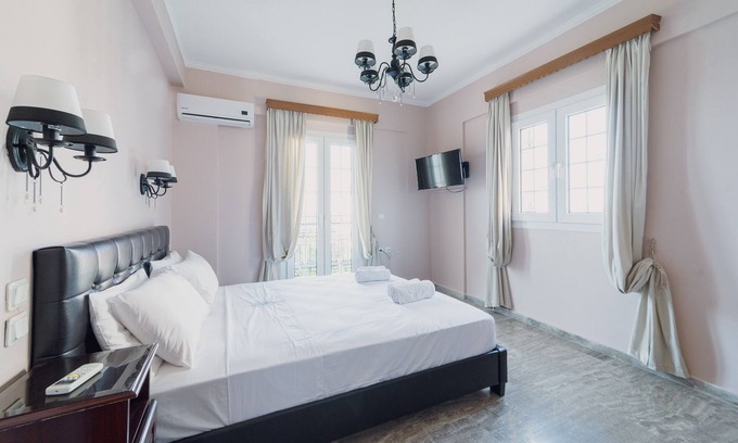 Poros Apartment | Luxury Quadruple (at stellatos hotel apartments & suites)