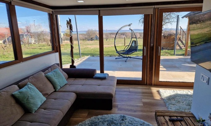 Balatonudvari Villa | Luxury Reed House