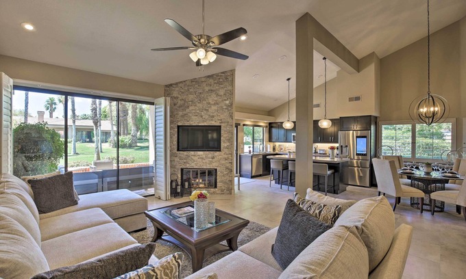 Palm Desert Condo | Luxury Remodeled Palm Desert Resort Condo!