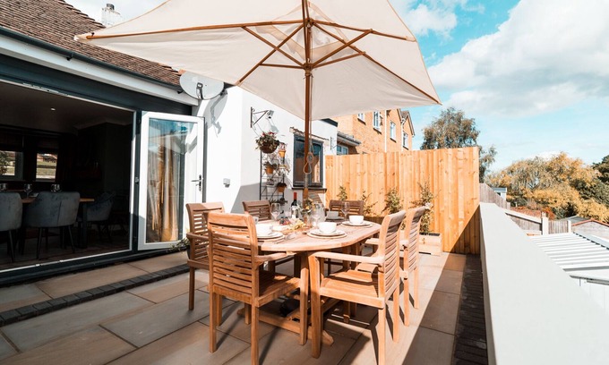 Chatham House | Luxury Renovated Bungalow with Hot Tub