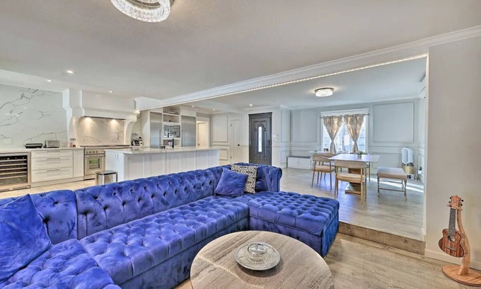 Claremont House | Luxury Renovated Central Claremont Retreat