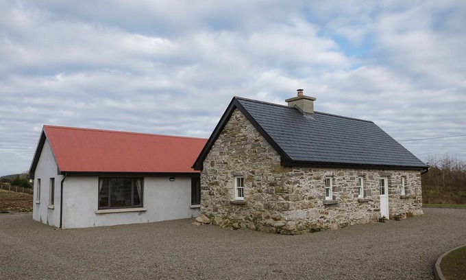 Cong Cottage | Luxury renovated old Irish cottage