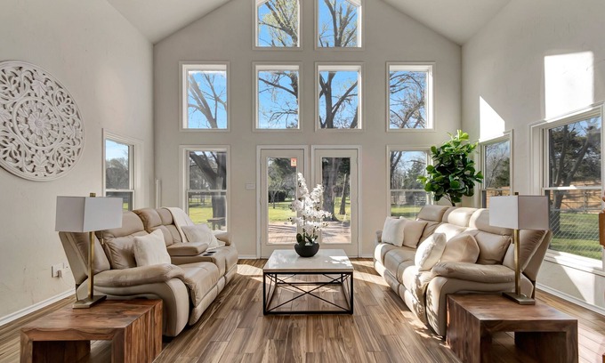 Southlake House | Luxury rental in Southlake on 1-Acre!