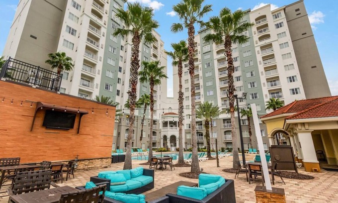Florida Center Condo | Luxury Resort 1 Bedroom Condo Near Universal & Disney