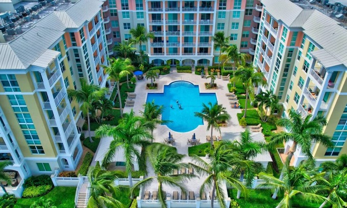 East Ocean Ave Condo | Luxury - Resort style condo on intracoastal marina, 5 min from the beach!