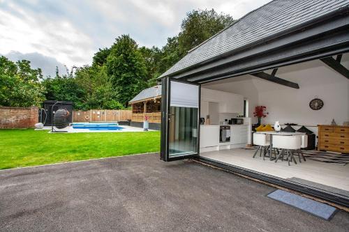 Deal House | Luxury retreat 32c pool jacuzzi games bar oasis