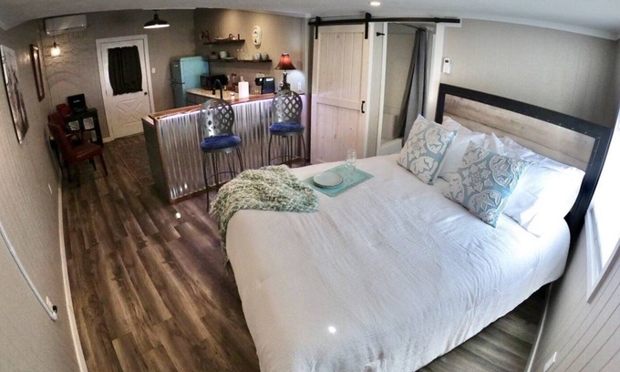 Bowie House | Luxury retreat disguised as a barn!