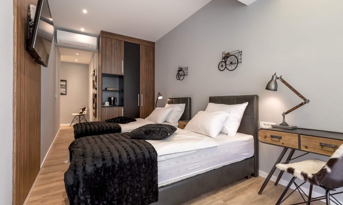 Bacvice Apartment | Luxury Room Grevillea in Split
