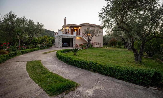 Lefkada Town Villa | Luxury Rustic Villa Mountain View