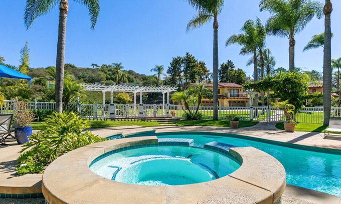 San Diego House | Luxury San Diego 5 Bedroom Oasis