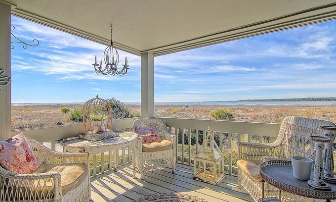 Seabrook Island Condo | Luxury Seabrook Beachfront w/Spectacular Sunsets