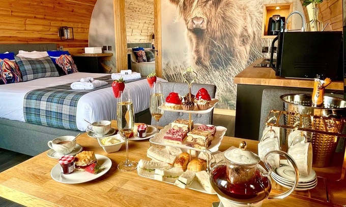 Keiss House | Luxury seafront glamping pod with private patio and Hydropool Jaccuzi