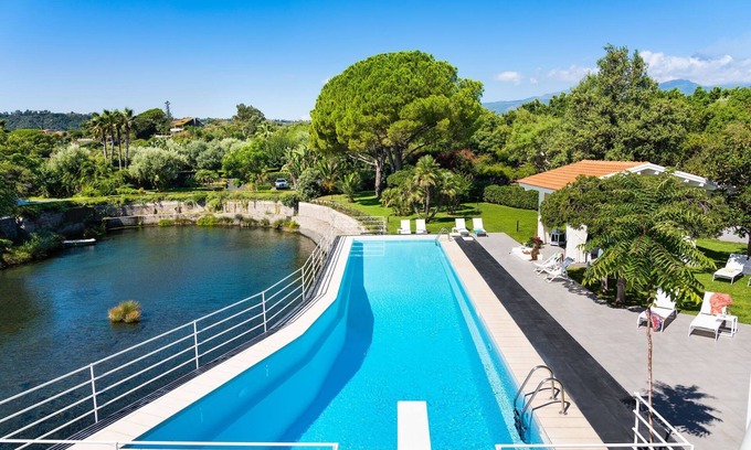 Stazzo Villa | Luxury Seafront Villa Private Pool at just 20 mt from the Sea