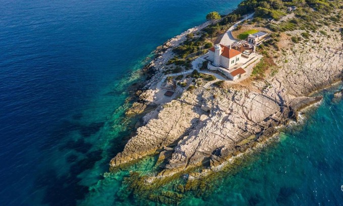Cove Rogacic Villa | Luxury seafront Villa Lighthouse Ligero on Host island - Vis island