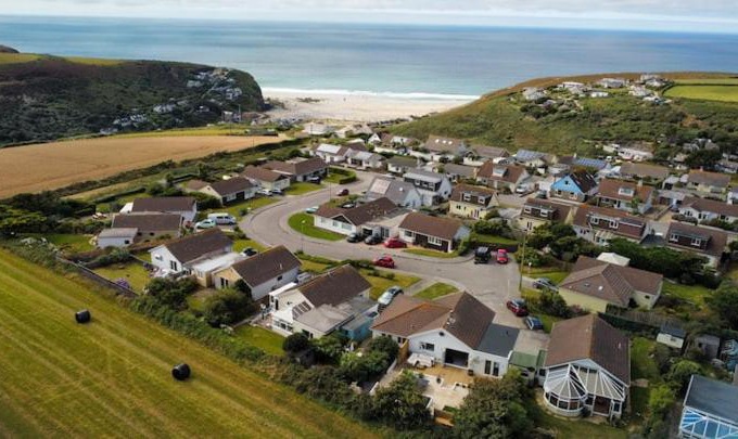 Porthtowan House | Luxury Seaside Property with Hot Tub & Sea Views