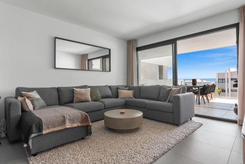 Puerto de la Duquesa Apartment | Luxury Seaview Resort Apartment