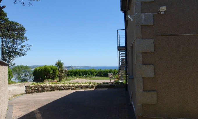 Chysauster Apartment | Luxury Seaviews Spacious Quiet Ground floor Apartment, Parking, Disabled access