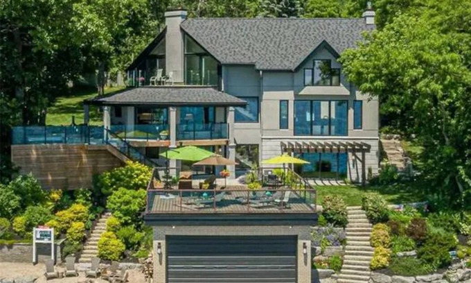 Barrie Cottage | Luxury & Secluded Cottage 10 Mins from Downtown Barrie
