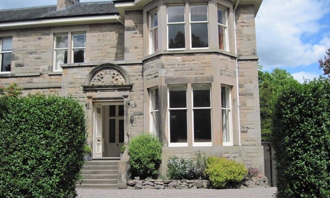 Stirling Apartment | Luxury Self Catering Holiday Apartment in Historic Stirling