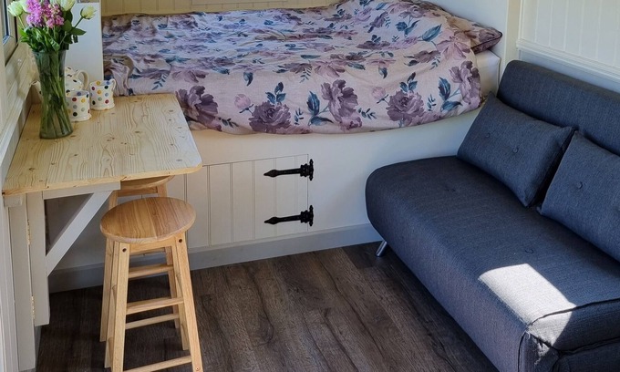 King's Bromley House | Luxury shepherds hut