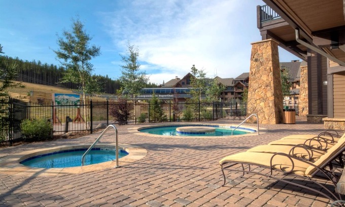 Breckenridge Condo | Luxury ski-in 2BR Crystal Peak condo w/world-class amenities & shuttle to ski!