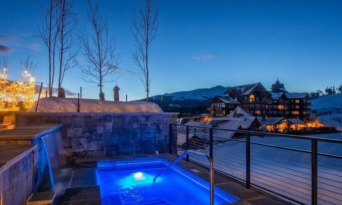 Boulder Ridge Condo | Luxury Ski-In/Out Resort - Heated Pools - Heated Garage - Walk to the Lifts!