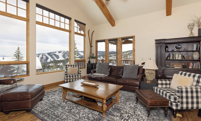 Big Sky Condo | Luxury Ski-in/Ski-out w/Private Hot Tub in Moonlight Basin - Alpine Meadows - The Eagles Nest
